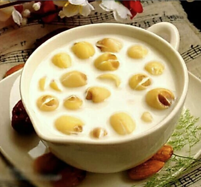 Bát chè hạt sen thơm ngon bổ dưỡng